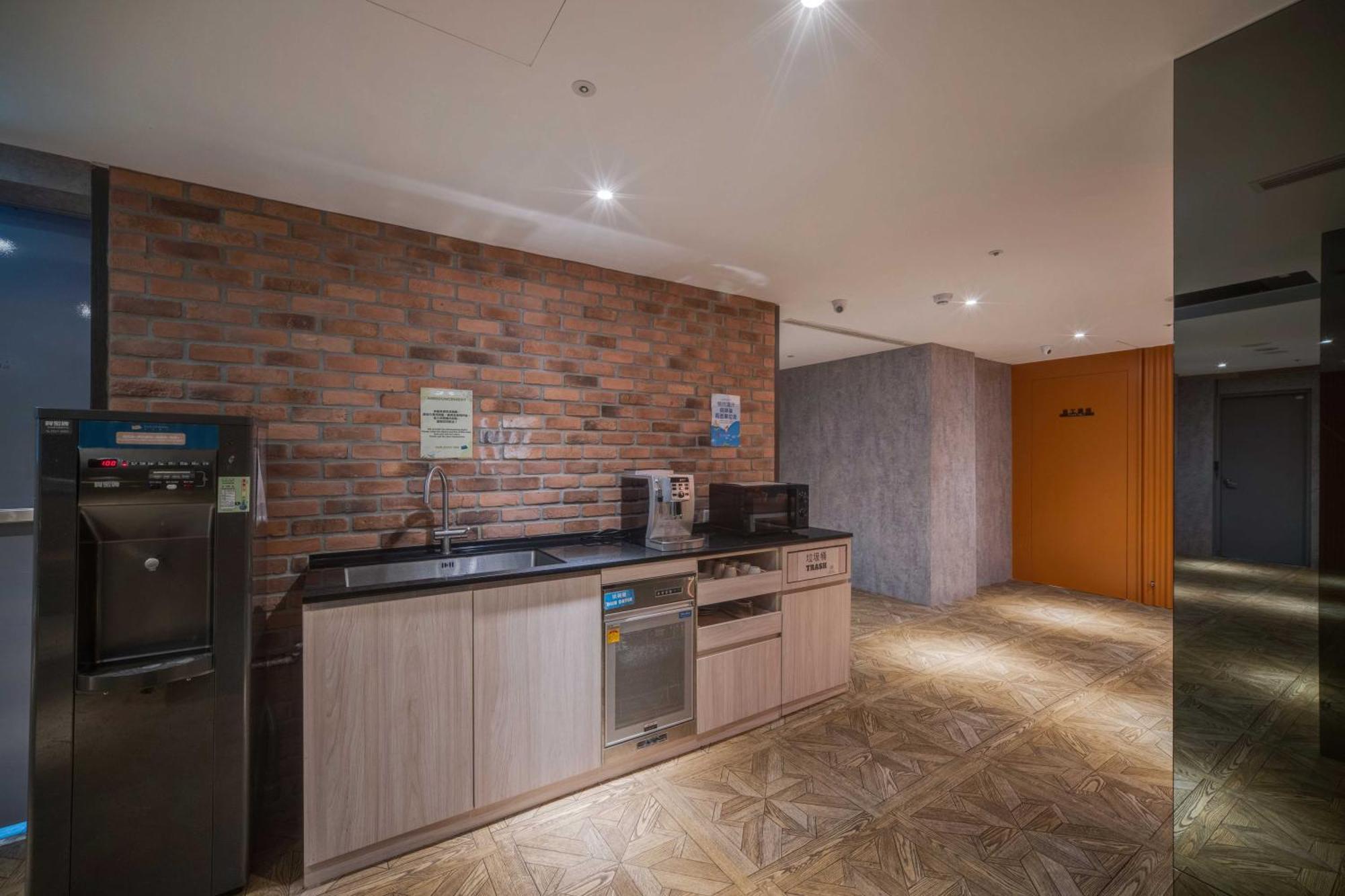 Fun Stay Inn Ximen Taipei Exterior photo